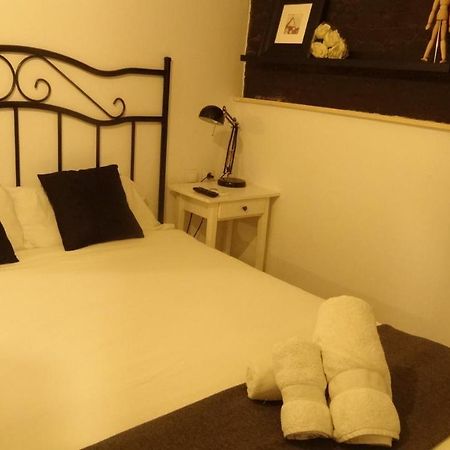 Cozy Rooms 12 Valenza Esterno foto