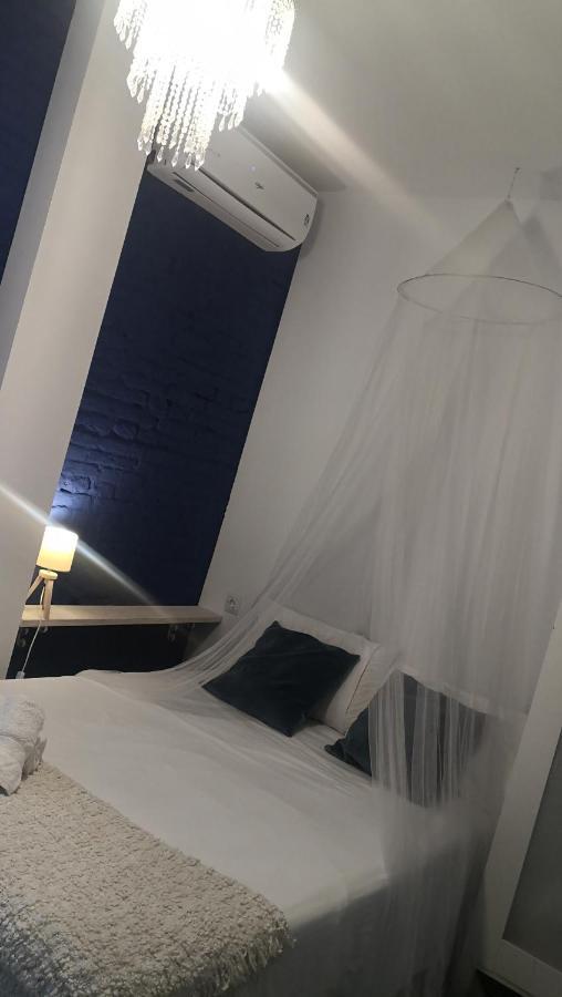 Cozy Rooms 12 Valenza Esterno foto