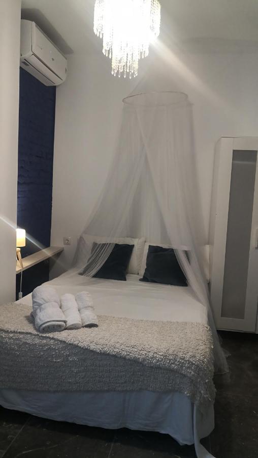 Cozy Rooms 12 Valenza Esterno foto