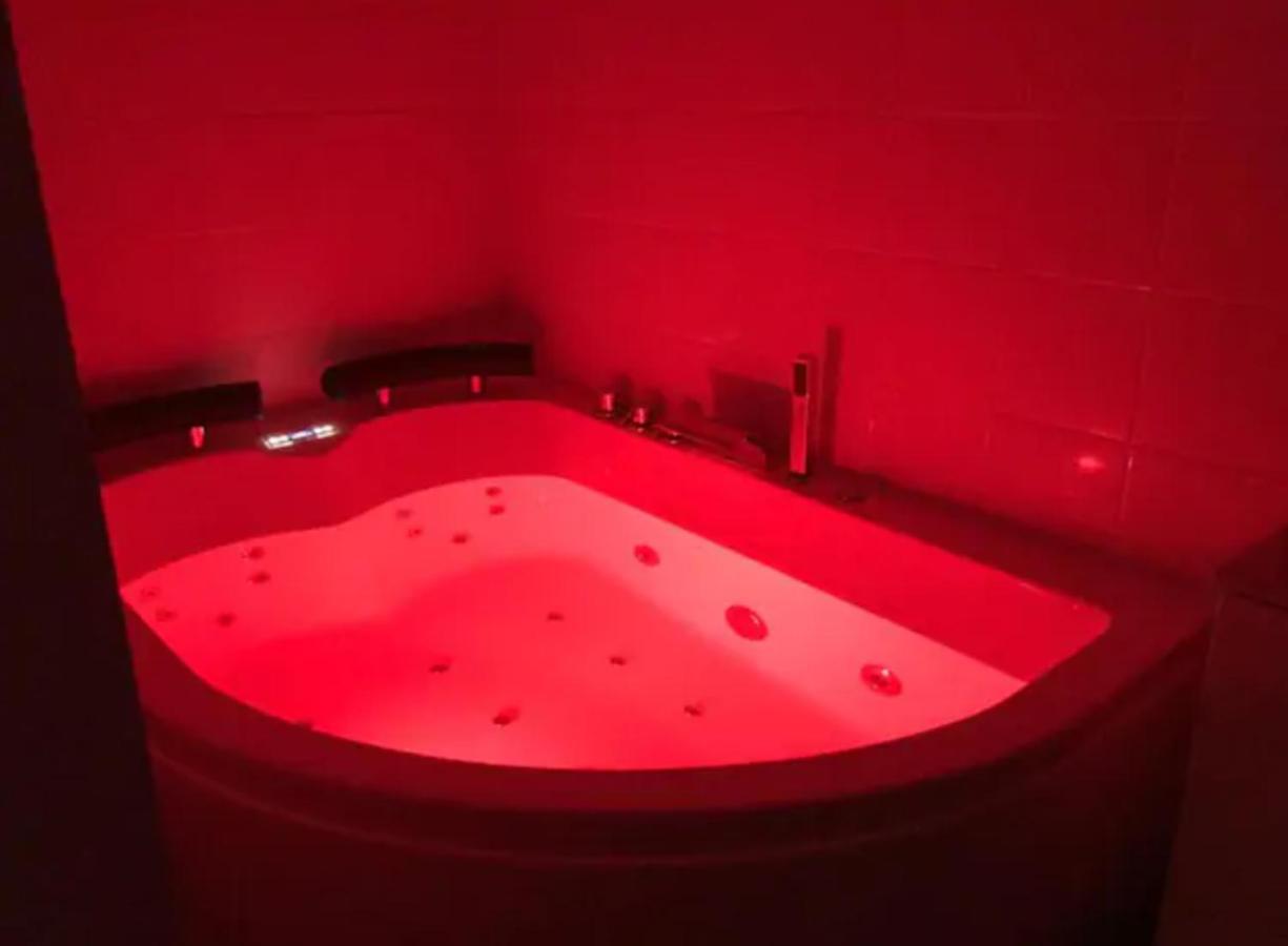 Cozy Rooms 12 Valenza Esterno foto